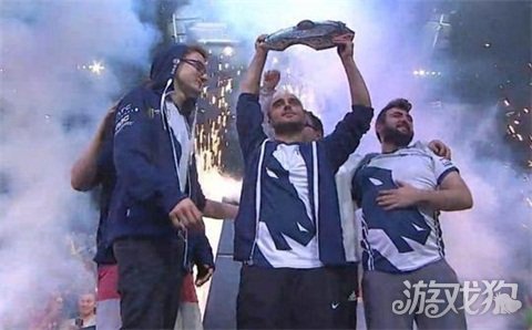 十号位与内 十号位与内